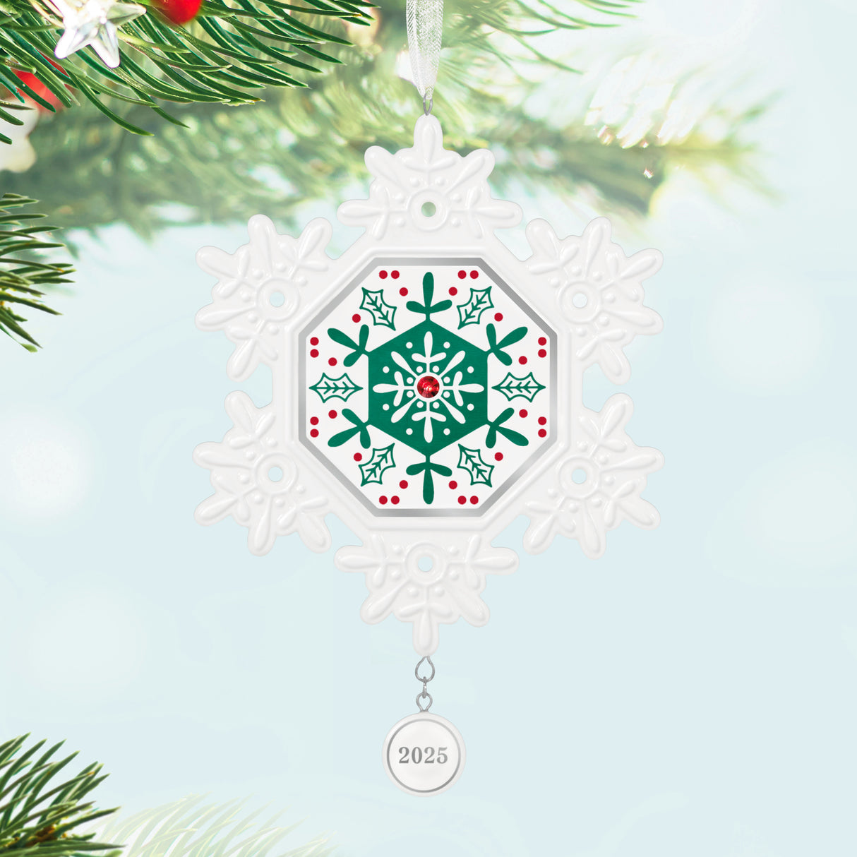 Hallmark Keepsake Christmas Ornament (Snowflake 2025, Porcelain)