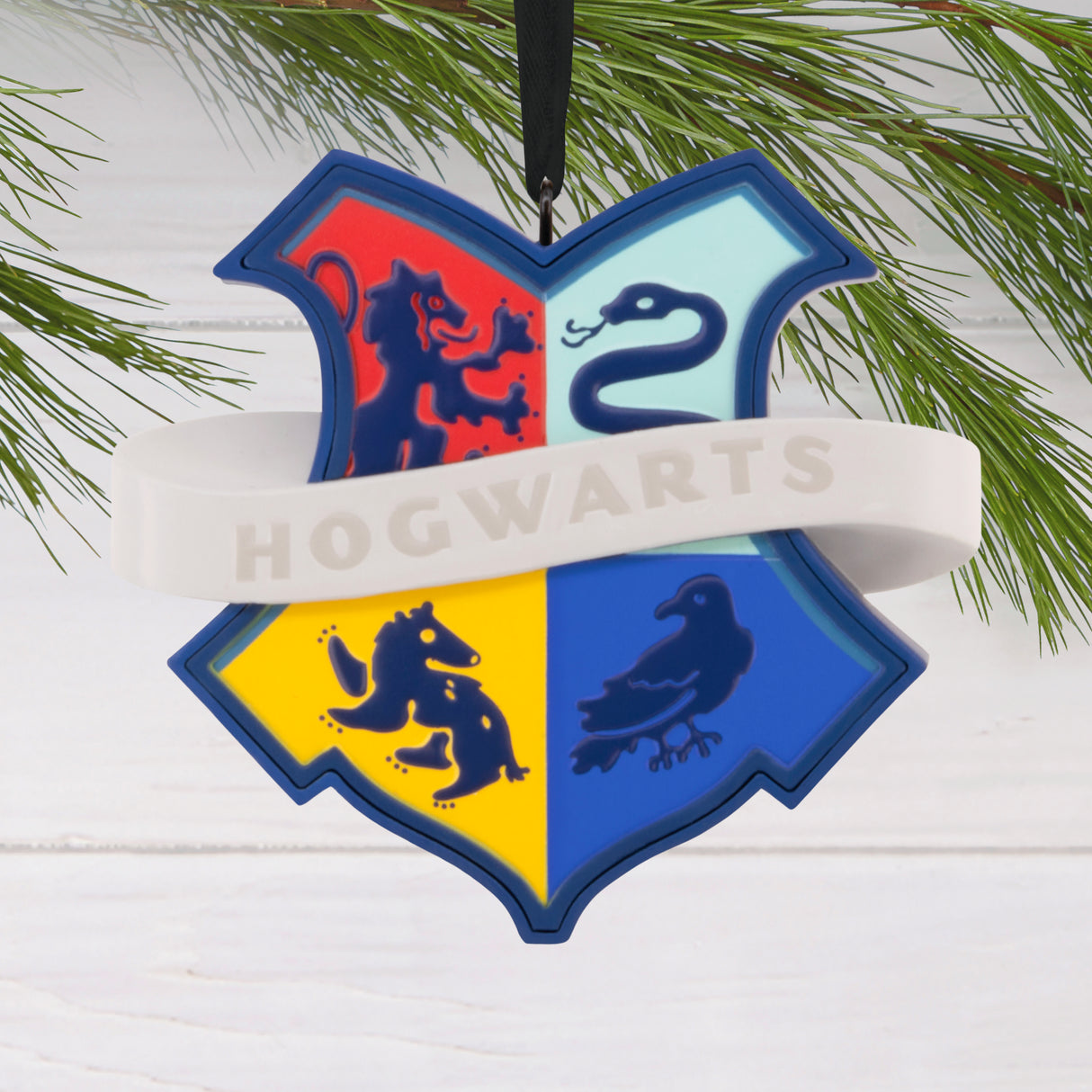 Hallmark Christmas Ornament (Harry Potter Hogwarts Crest)