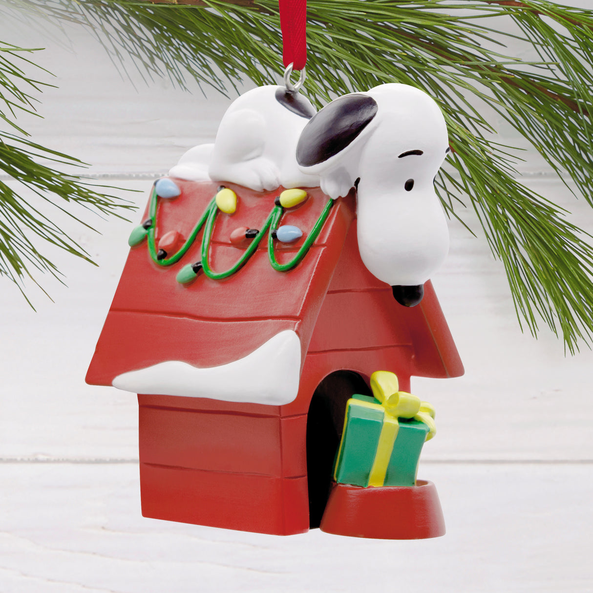 Hallmark Christmas Ornament (Peanuts Snoopy on Holiday Doghouse)
