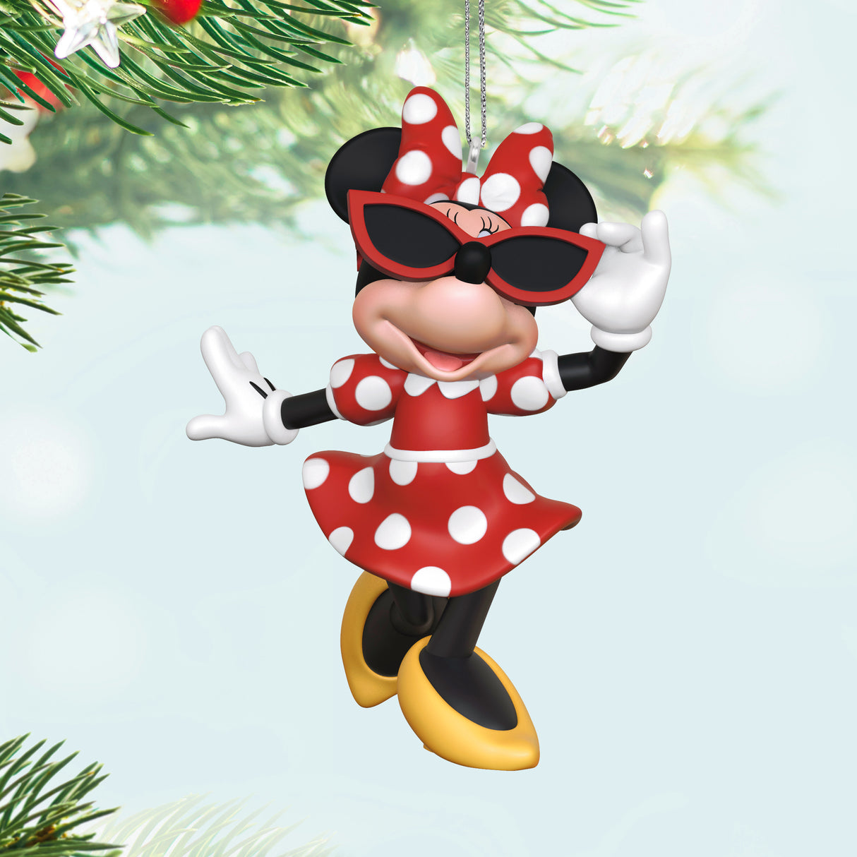 Hallmark Keepsake Christmas Ornament (Disney Minnie Mouse Sunny Chic)