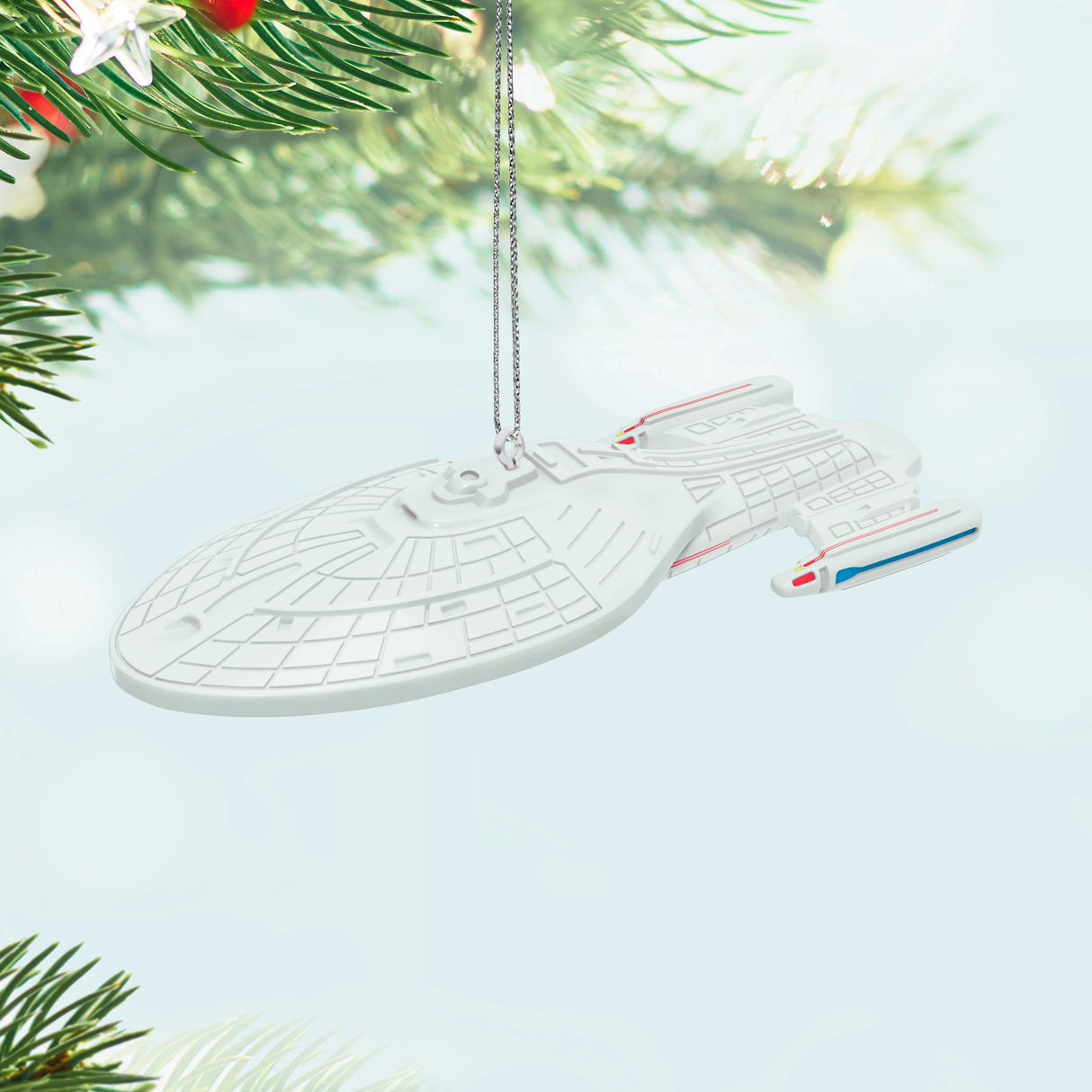 Hallmark Keepsake 0.25" Mini Christmas Ornament (Star Trek: Voyager U.S.S. Voyager)