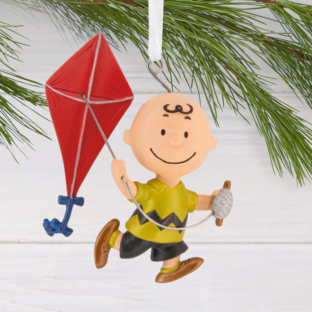 Hallmark Christmas Ornament (Peanuts 75th Anniversary Charlie Brown With Kite)