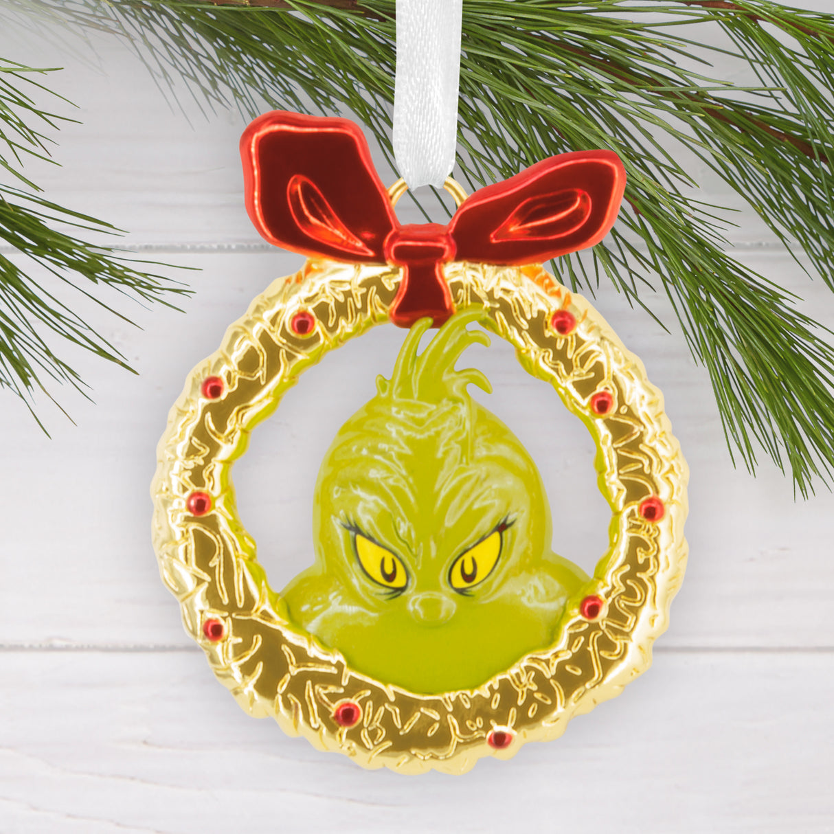 Hallmark Christmas Ornament (Dr. Seuss's How the Grinch Stole Christmas! Grinch in Wreath, Metal)