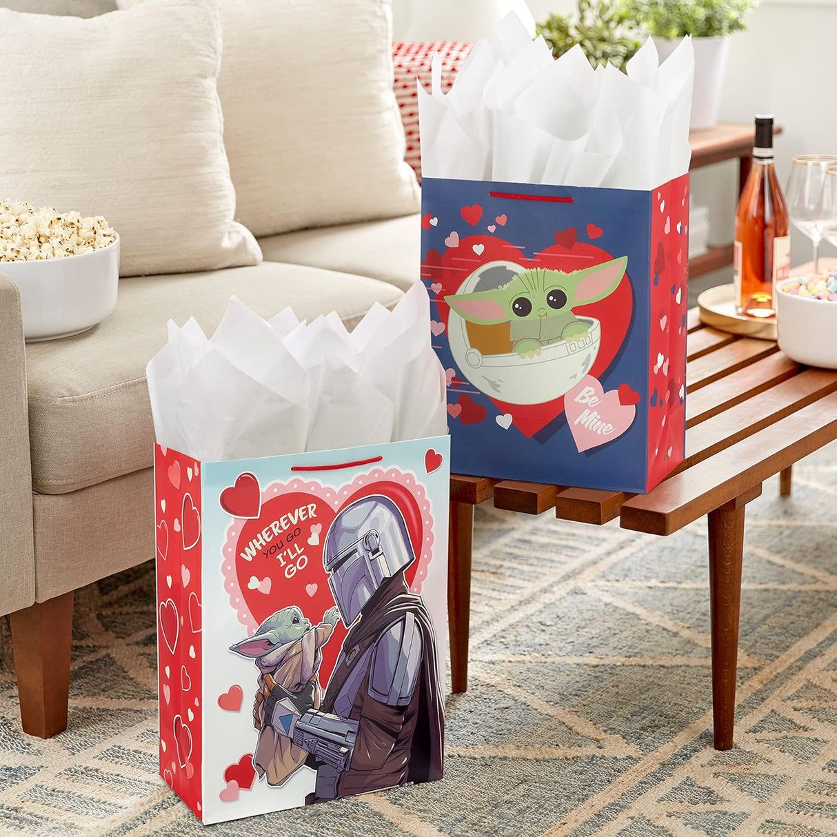 Hallmark Star Wars The Mandalorian Valentine's Day Gift Bag Set (2 Bags: 1 Large 13", 1 Extra Large 15") Grogu, Baby Yoda, for Kids, Husbands, Fans