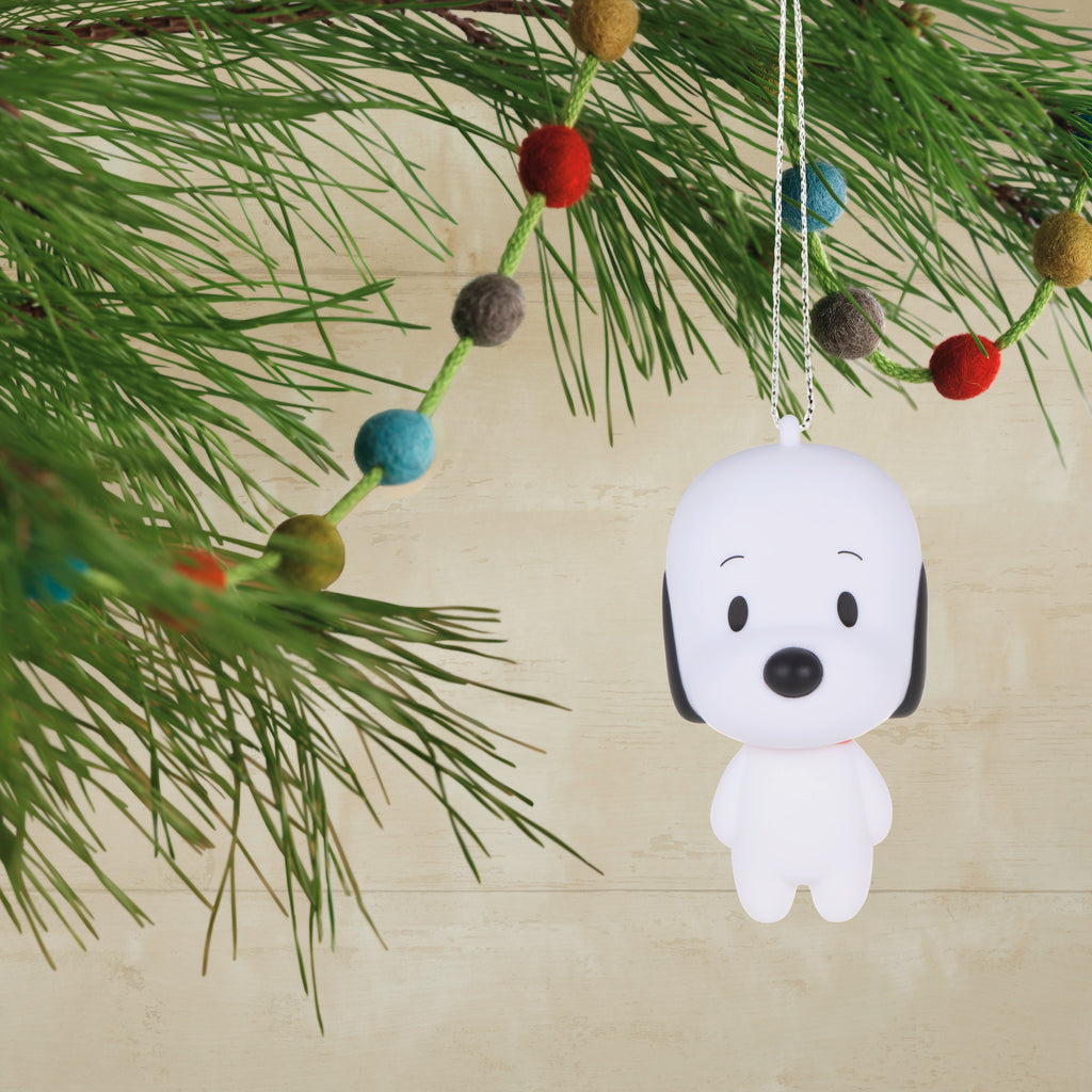 Hallmark Christmas Ornament Peanuts Snoopy Shatterproof