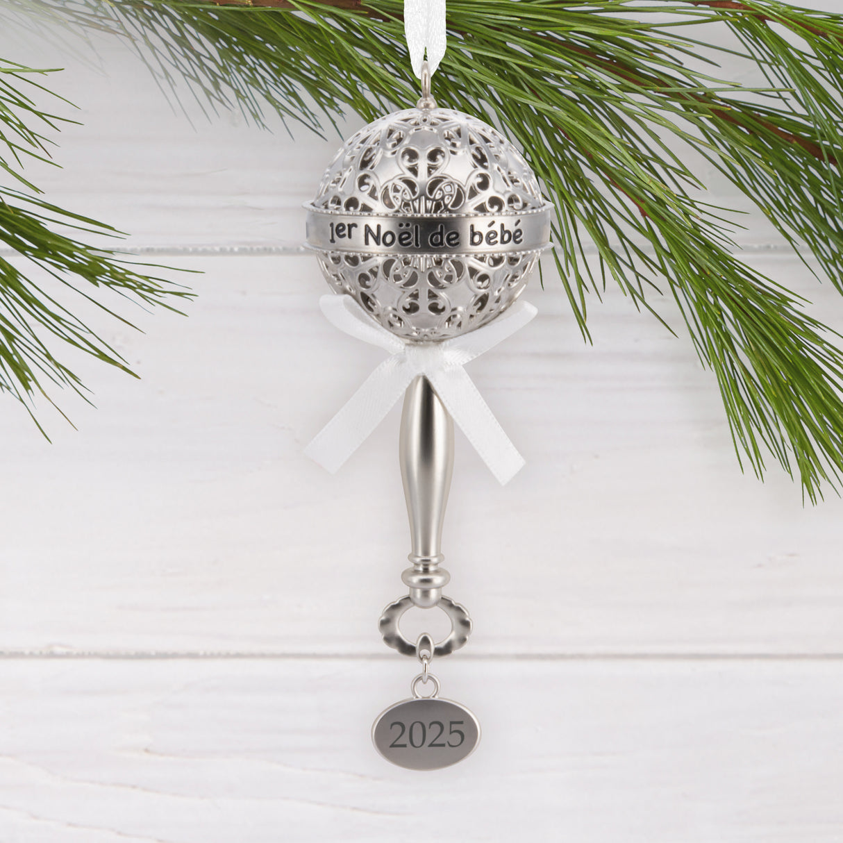 Hallmark Christmas Ornament (1er Noël de Bébé Silver Baby Rattle 2025, Metal)
