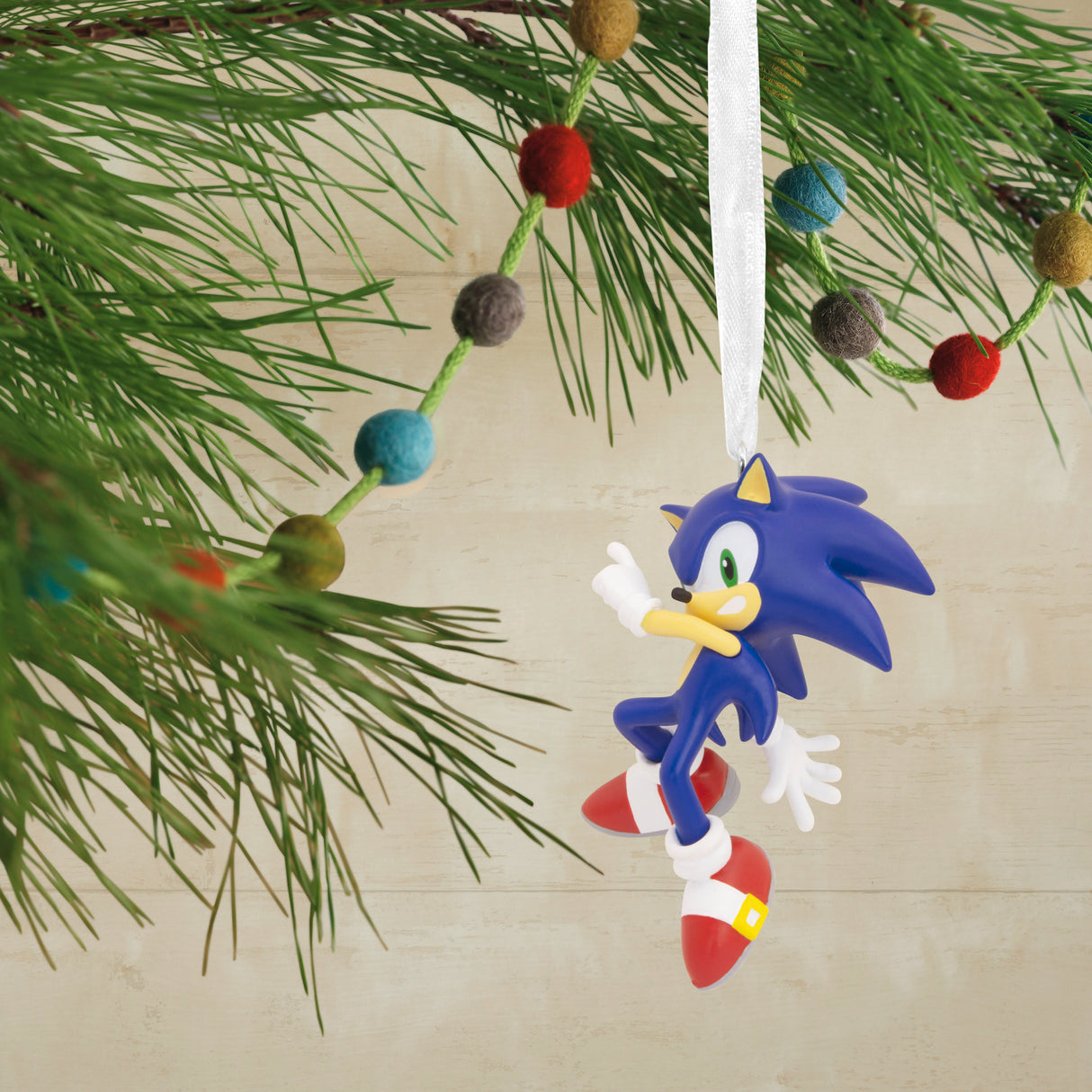 Sonic the Hedgehog Action Pose Christmas Ornament