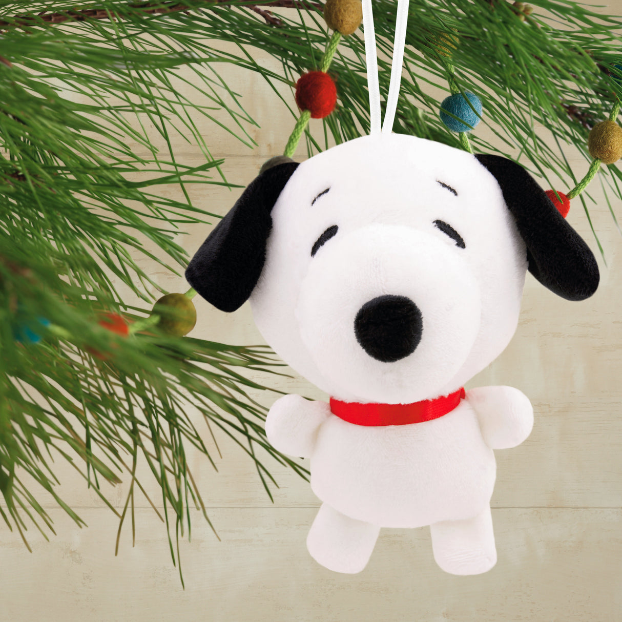 Hallmark Christmas Ornament (Peanuts Snoopy, Plush Fabric)