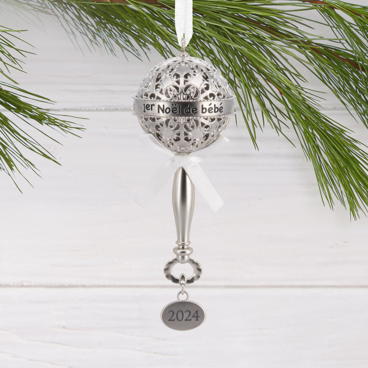 Hallmark Christmas Ornament (1er Noël de Bébé Silver Baby Rattle 2024 Metal)