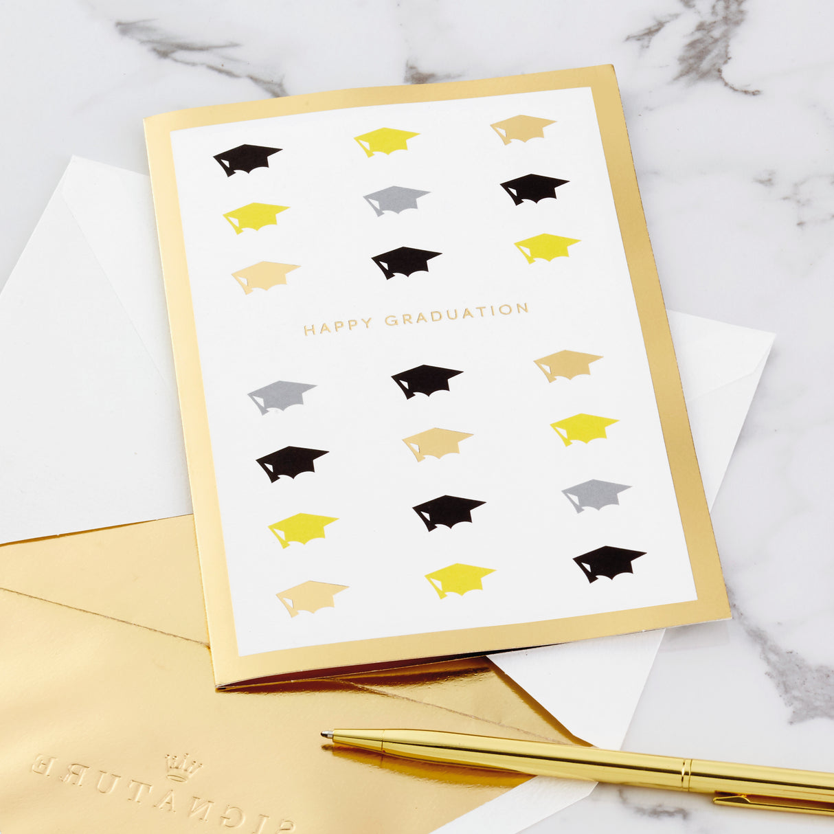 Signature Paper Wonder Pop Up Graduation Card (Happy Graduation)